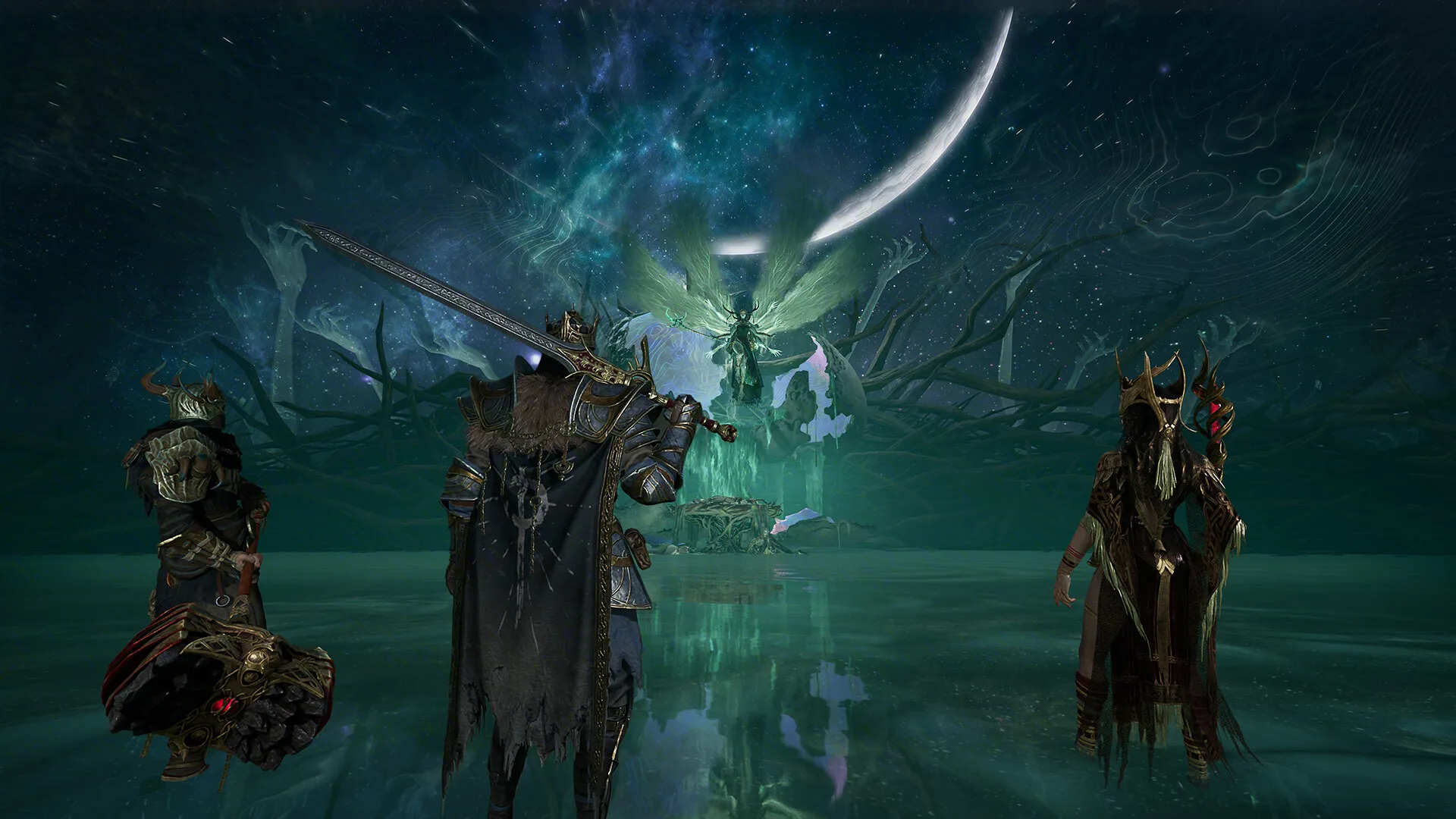 Mistfall Hunter explorers moving through Gyldenmist ruins toward loot and extraction